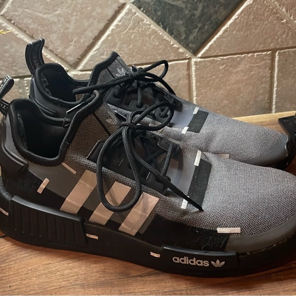Adidas Limited Edition NMD R1 Black Carbon - Men Size 10 -